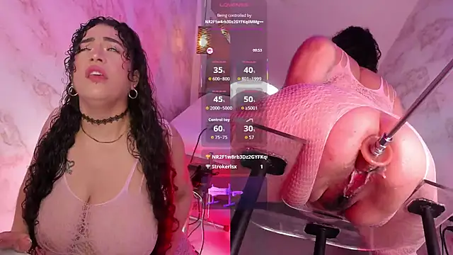 Snapshot of RoxyLicious_ chatting on 11/17/25, 01:28 RoxyLicious online show from 11/17/25, 01:28