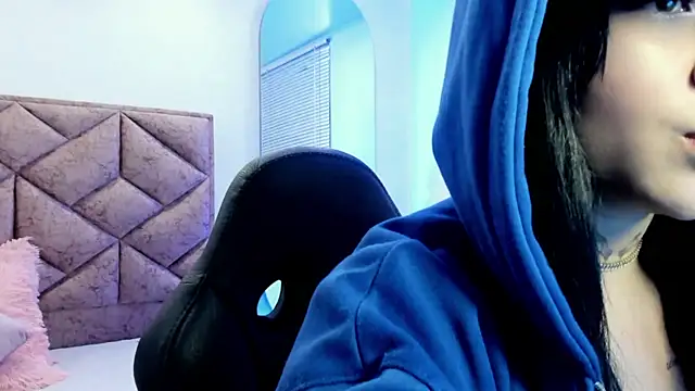 Snapshot of elaia_muller_ chatting on 11/22/25, 03:16 elaia muller online show from 11/22/25, 03:16