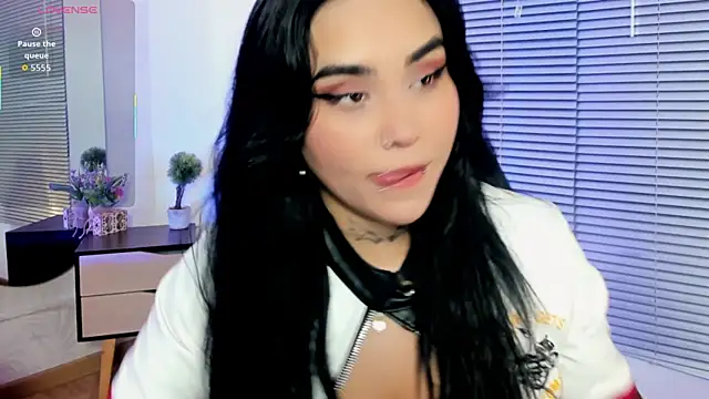 Snapshot of elaia_muller_ chatting on 01/08/26, 03:42 elaia muller online show from 01/08/26, 03:42