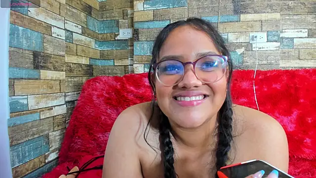 Snapshot of eimy_cute_0_0 chatting on 03/19/25, 08:34 eimy cute 0 0 online show from 03/19/25, 08:34