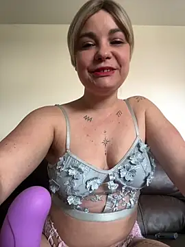Biana Fernan online show from 05/13/26, 10:45