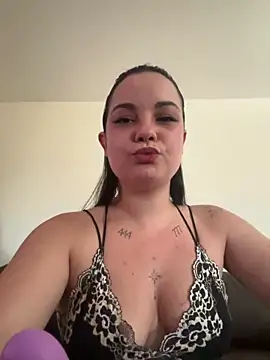 Snapshot of Biana_Fernan chatting on 06/13/26, 02:48 Biana Fernan online show from 06/13/26, 02:48