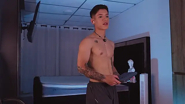 Snapshot of ErosKhaos chatting on 09/28/25, 05:57 ErosKhaos online show from 09/28/25, 05:57