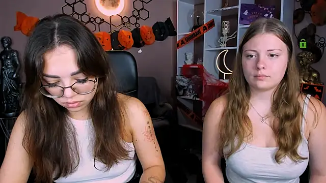 kiki swan online show from 10/23/25, 06:13