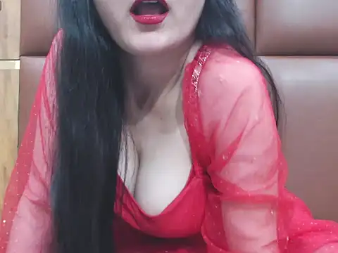 RealNaina online show from 11/17/25, 05:41