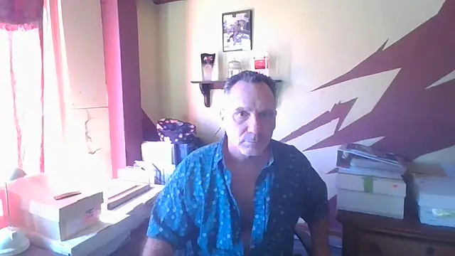 Snapshot of HunkofRock chatting on 02/16/26, 05:20 HunkofRock online show from 02/16/26, 05:20