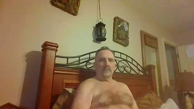 Snapshot of HunkofRock chatting on 03/04/26, 02:56 HunkofRock online show from 03/04/26, 02:56