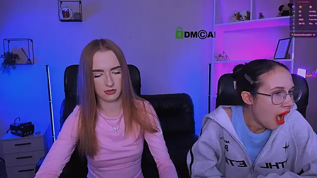 Snapshot of mona_cloud chatting on 11/06/25, 08:10 mona cloud online show from 11/06/25, 08:10