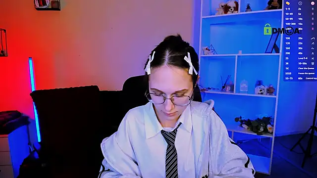 Snapshot of mona_cloud chatting on 11/16/25, 12:38 mona cloud online show from 11/16/25, 12:38