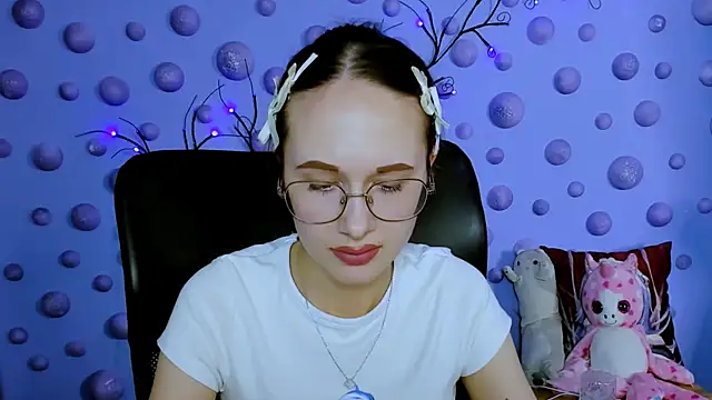 mona cloud online show from 05/03/26, 07:53