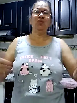 victoria wayne online show from 10/11/25, 10:14