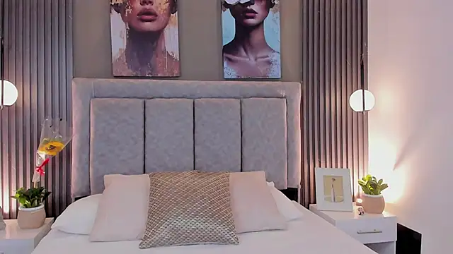 Snapshot of GiannaColling1 chatting on 09/14/25, 01:54 GiannaColling1 online show from 09/14/25, 01:54