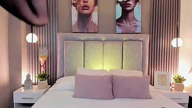 Snapshot of GiannaColling1 chatting on 09/17/25, 04:08 GiannaColling1 online show from 09/17/25, 04:08