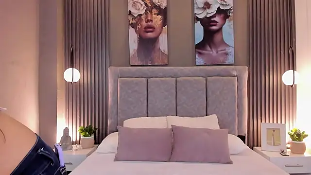 Snapshot of GiannaColling1 chatting on 09/29/25, 10:03 GiannaColling1 online show from 09/29/25, 10:03