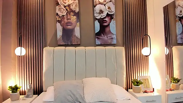 Snapshot of GiannaColling1 chatting on 10/30/25, 07:36 GiannaColling1 online show from 10/30/25, 07:36