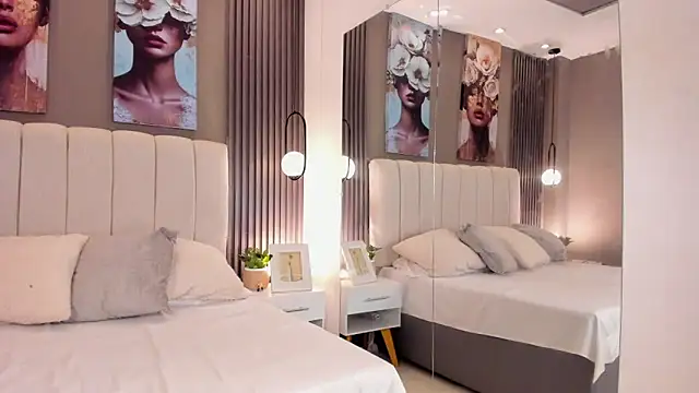 Snapshot of GiannaColling1 chatting on 11/19/25, 08:53 GiannaColling1 online show from 11/19/25, 08:53