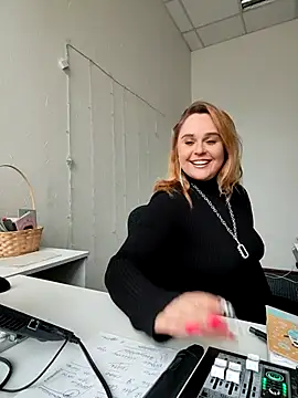 Juicy PeachLux online show from 03/17/25, 09:01