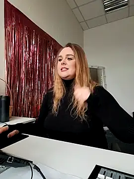 Juicy PeachLux online show from 11/02/25, 07:55