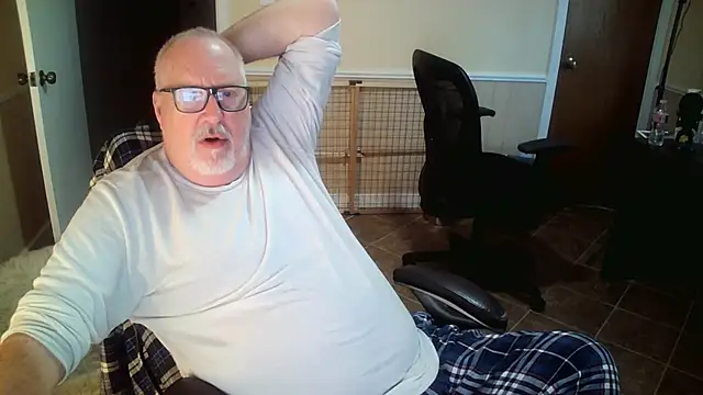 superbearboss online show from 10/28/25, 02:20