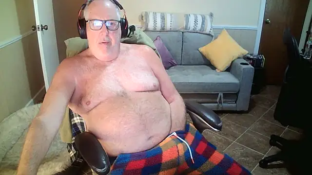 superbearboss online show from 06/15/26, 08:33