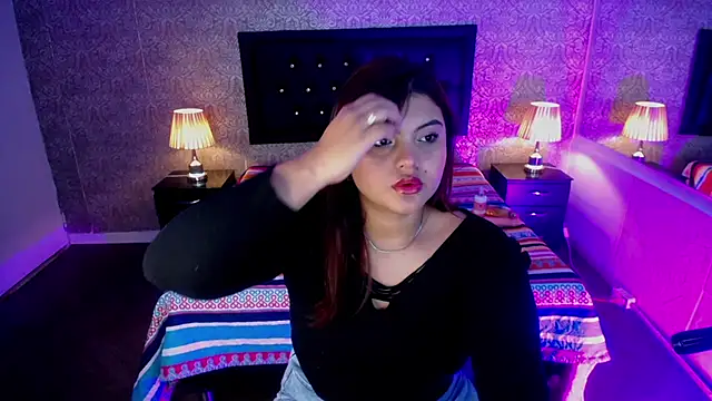 Snapshot of Scarlett__Johanson chatting on 03/11/25, 03:26 Scarlett Johanson online show from 03/11/25, 03:26