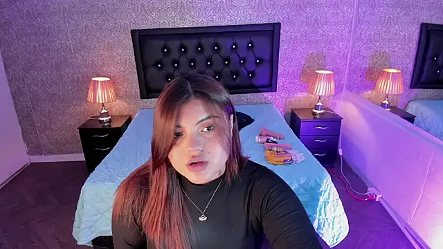 Snapshot of Scarlett__Johanson chatting on 03/13/25, 03:22 Scarlett Johanson online show from 03/13/25, 03:22