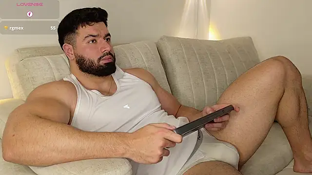 Snapshot of Roman_Lux chatting on 10/22/25, 04:24 Roman Lux online show from 10/22/25, 04:24