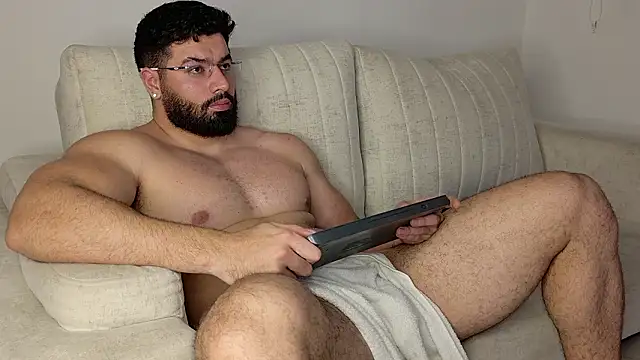 Snapshot of Roman_Lux chatting on 02/04/26, 05:57 Roman Lux online show from 02/04/26, 05:57