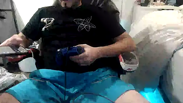 Snapshot of magnumbull chatting on 01/13/26, 12:49 magnumbull online show from 01/13/26, 12:49