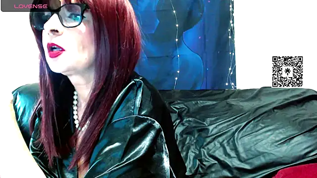 Snapshot of AnoukCavin chatting on 06/19/26, 10:24 AnoukCavin online show from 06/19/26, 10:24