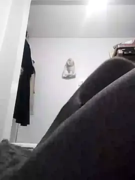 Snapshot of saraaxx1 chatting on 11/26/25, 10:38 saraaxx1 online show from 11/26/25, 10:38