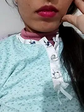 Snapshot of saraaxx1 chatting on 02/01/26, 02:37 saraaxx1 online show from 02/01/26, 02:37