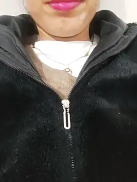 Snapshot of saraaxx1 chatting on 02/15/26, 03:53 saraaxx1 online show from 02/15/26, 03:53