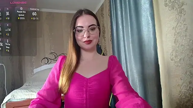 Snapshot of Leila_Kissyu chatting on 04/14/26, 10:10 Leila Kissyu online show from 04/14/26, 10:10