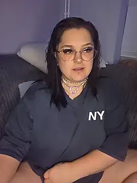 Saucy-Serenity online show from 10/02/25, 07:32