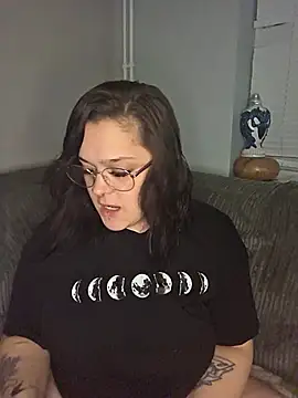 Saucy-Serenity online show from 10/21/25, 07:25