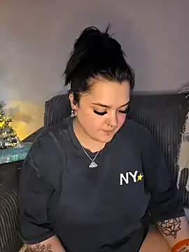 Saucy-Serenity online show from 11/27/25, 08:33