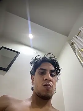 Monkey uchiha777 online show from 05/02/26, 12:43