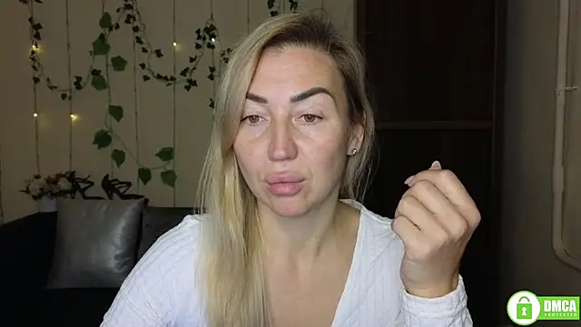 Kiss julli88I online show from 11/14/25, 06:23