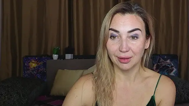 Snapshot of Kiss_julli88I chatting on 01/17/26, 06:33 Kiss julli88I online show from 01/17/26, 06:33