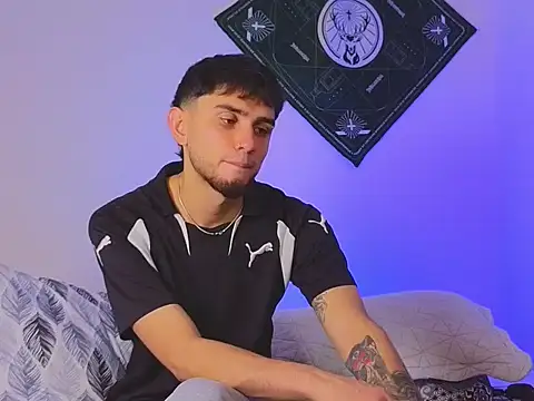 samevansx  online show from 10/25/25, 02:46