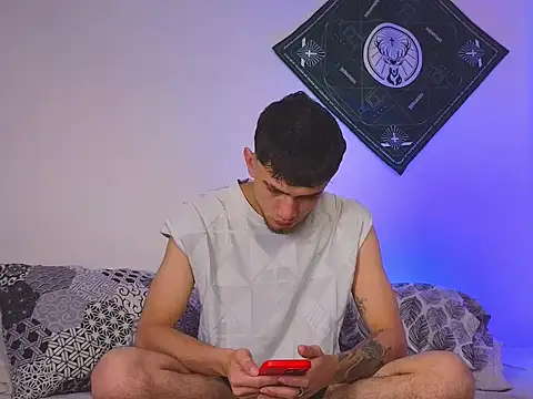 samevansx  online show from 11/14/25, 02:38