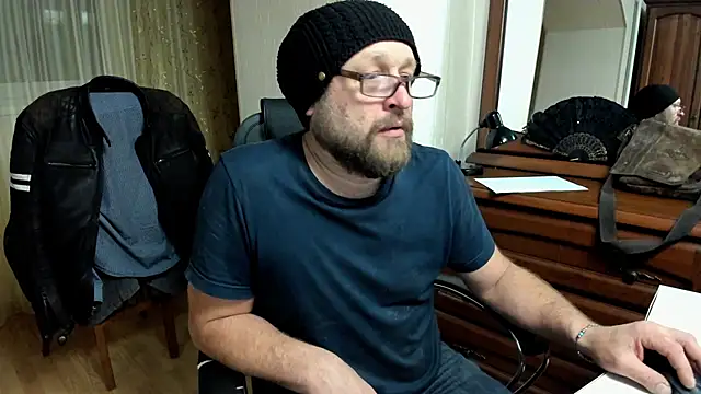 Snapshot of Grandor_M chatting on 03/07/25, 06:22 Grandor M online show from 03/07/25, 06:22