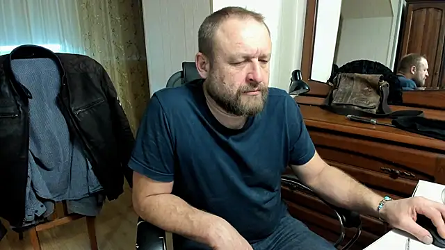 Snapshot of Grandor_M chatting on 03/08/25, 02:19 Grandor M online show from 03/08/25, 02:19