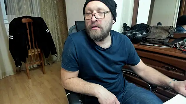 Snapshot of Grandor_M chatting on 03/13/25, 06:23 Grandor M online show from 03/13/25, 06:23