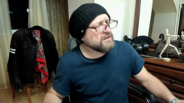 Snapshot of Grandor_M chatting on 03/14/25, 04:40 Grandor M online show from 03/14/25, 04:40