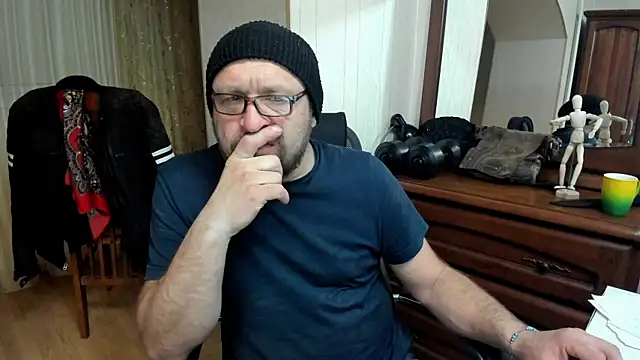 Snapshot of Grandor_M chatting on 03/15/25, 05:59 Grandor M online show from 03/15/25, 05:59