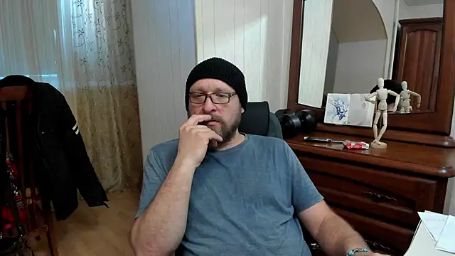 Snapshot of Grandor_M chatting on 03/20/25, 02:10 Grandor M online show from 03/20/25, 02:10