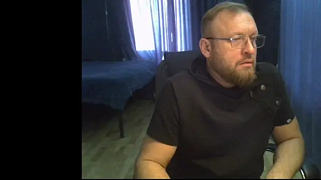 Snapshot of Grandor_M chatting on 12/16/25, 11:37 Grandor M online show from 12/16/25, 11:37