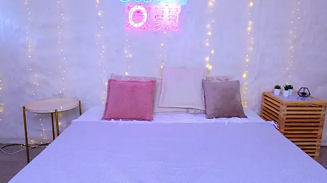 Snapshot of JaneRayan chatting on 03/03/26, 04:35 JaneRayan online show from 03/03/26, 04:35